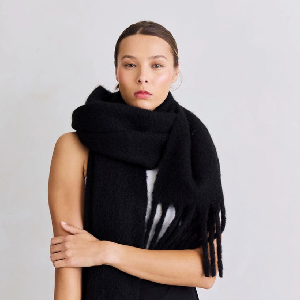 Reykjavik Black RWS Scarf